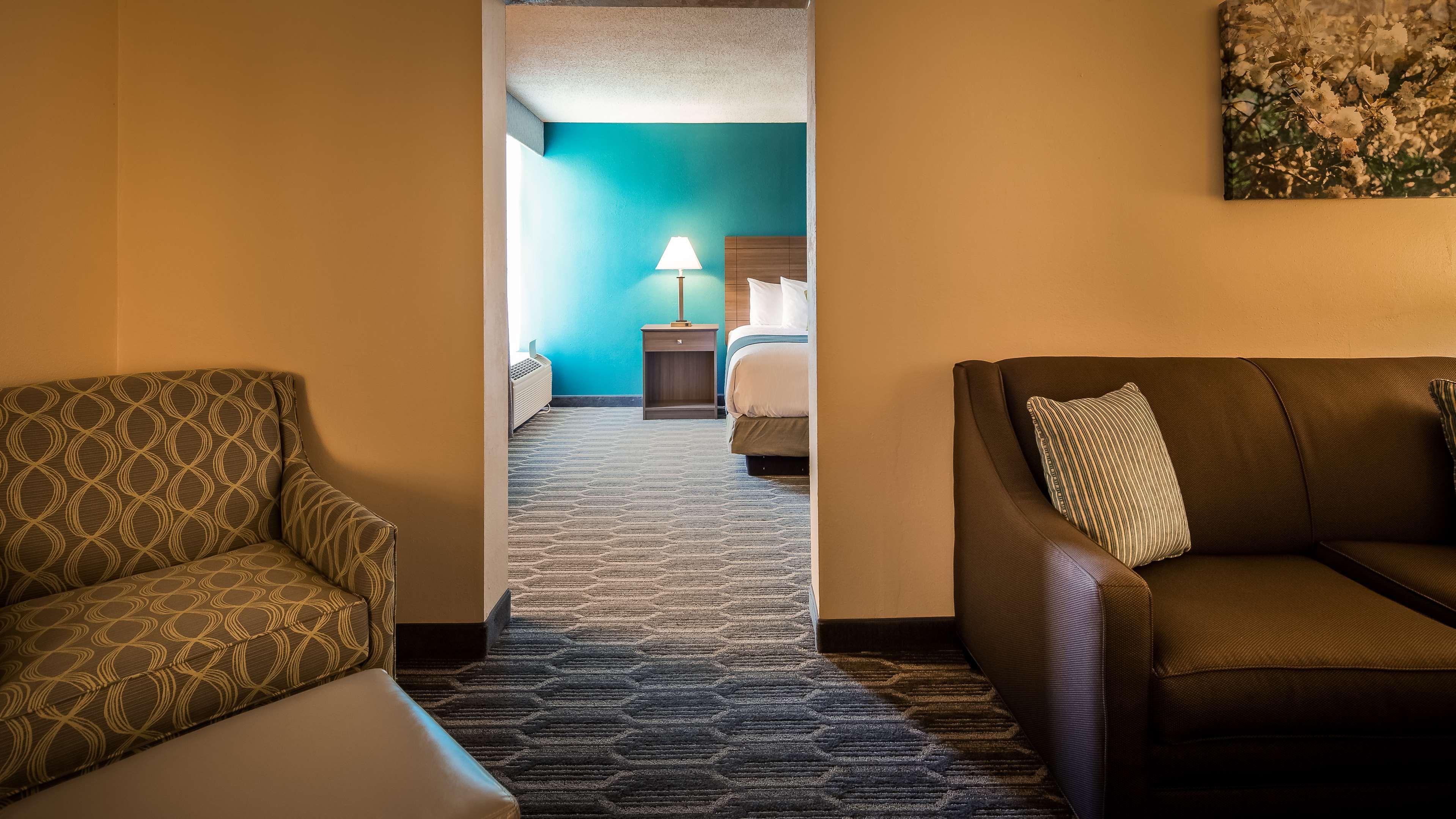 Best Western Plus Yadkin Valley Inn & Suites Jonesville Eksteriør bilde