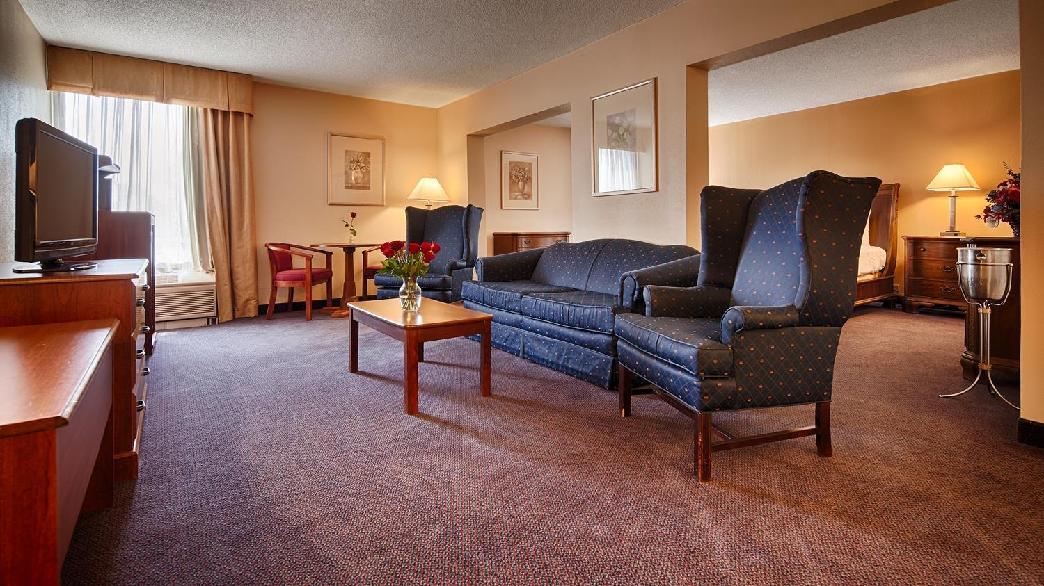 Best Western Plus Yadkin Valley Inn & Suites Jonesville Eksteriør bilde