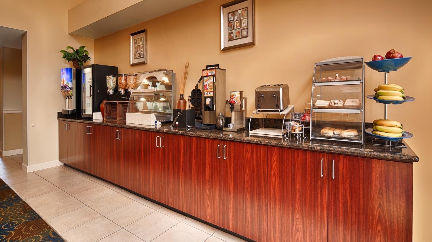 Best Western Plus Yadkin Valley Inn & Suites Jonesville Eksteriør bilde