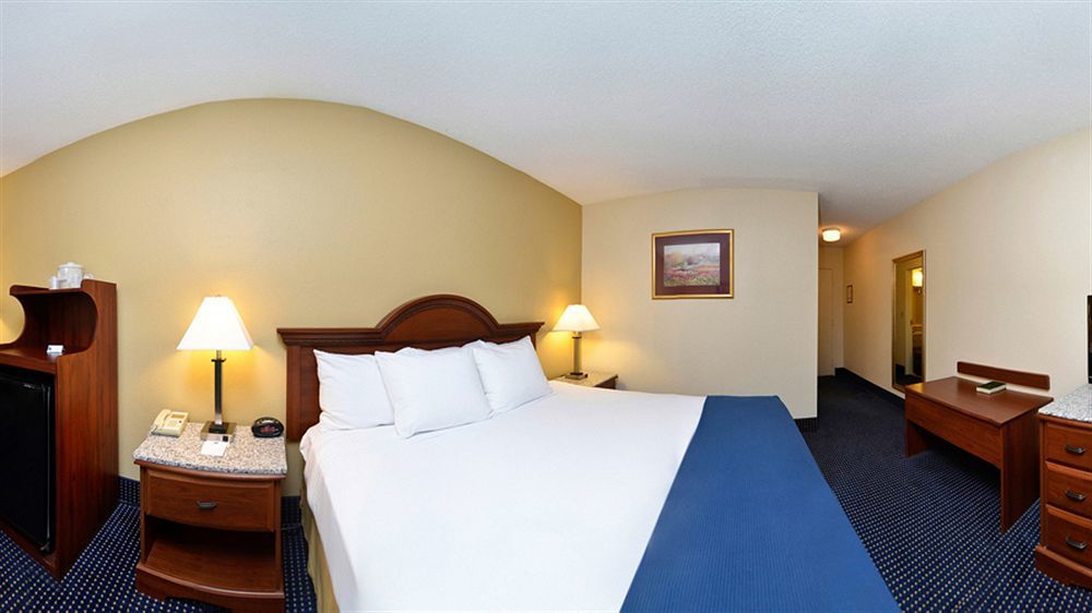 Best Western Plus Yadkin Valley Inn & Suites Jonesville Eksteriør bilde