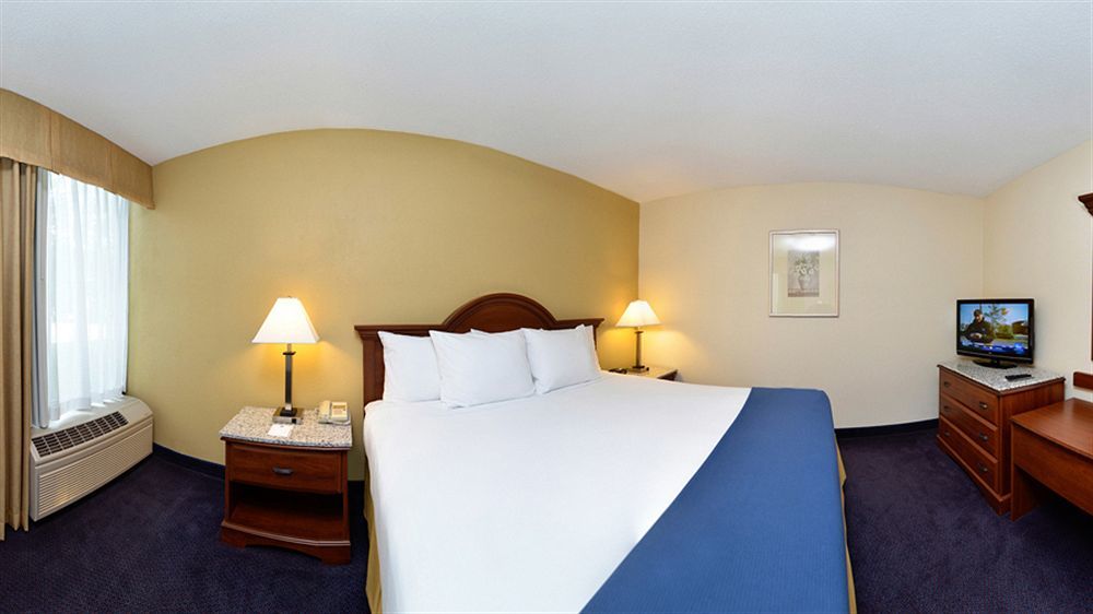 Best Western Plus Yadkin Valley Inn & Suites Jonesville Eksteriør bilde