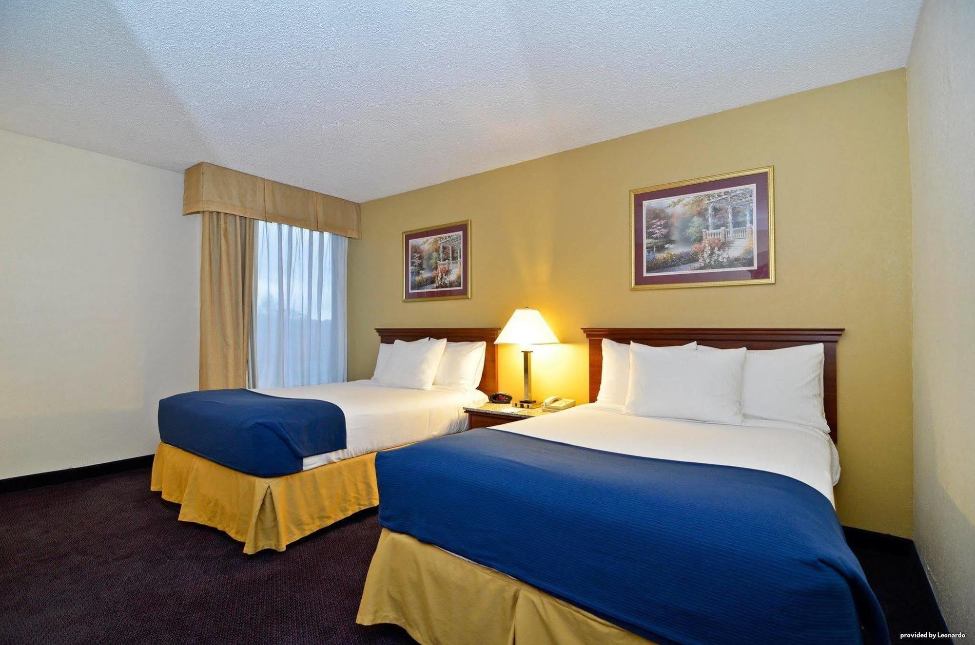 Best Western Plus Yadkin Valley Inn & Suites Jonesville Eksteriør bilde