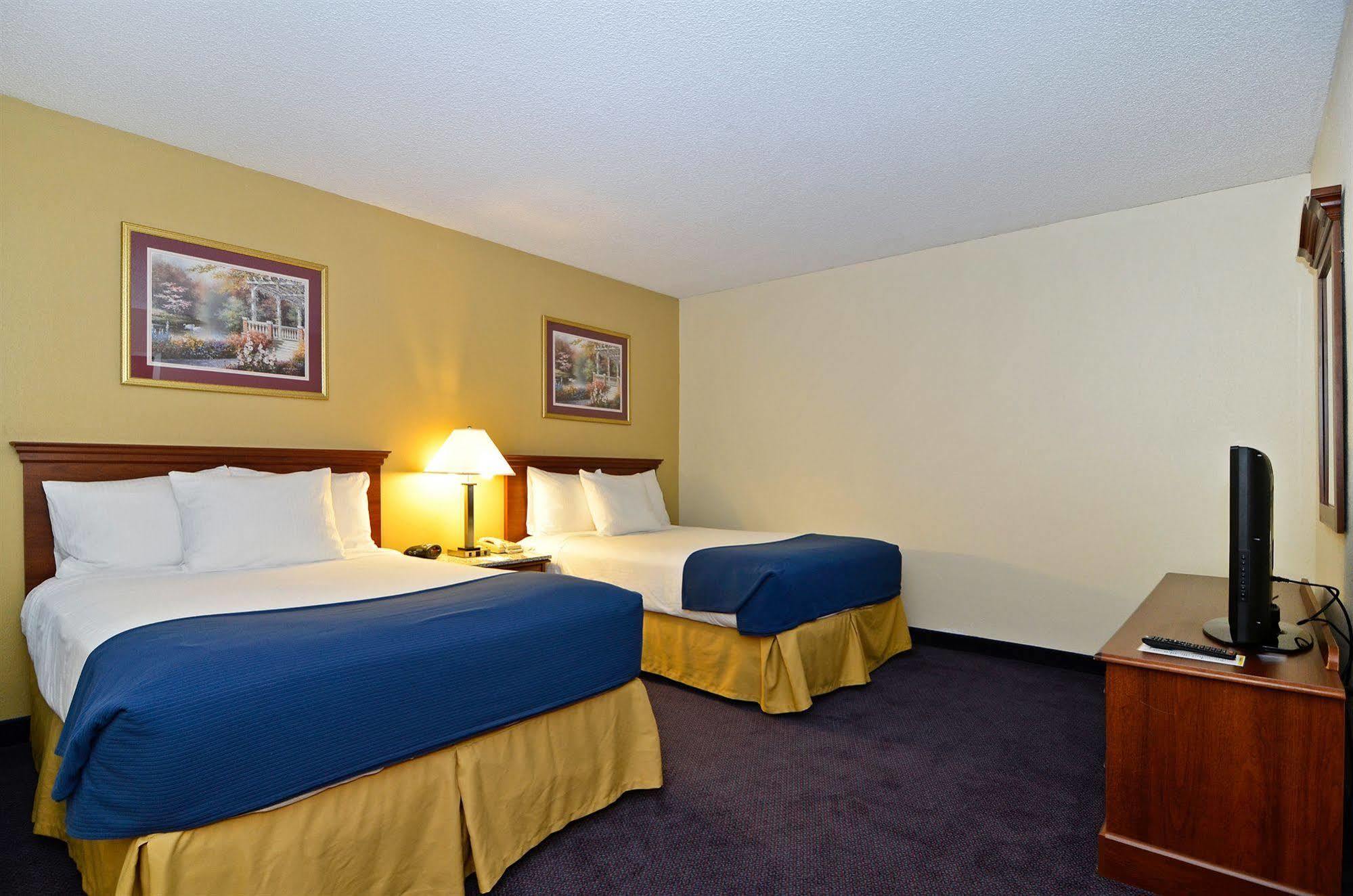 Best Western Plus Yadkin Valley Inn & Suites Jonesville Eksteriør bilde