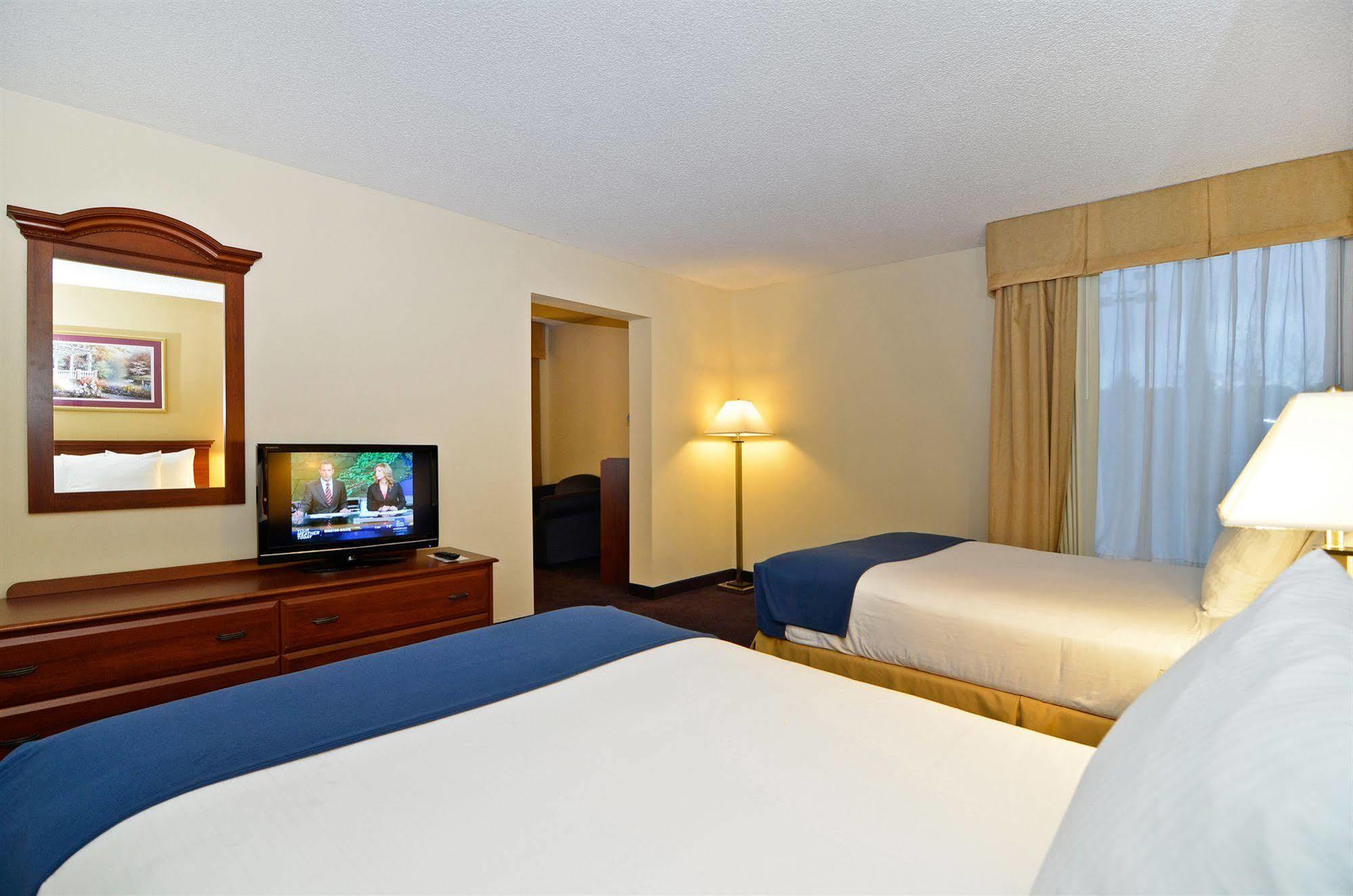 Best Western Plus Yadkin Valley Inn & Suites Jonesville Eksteriør bilde